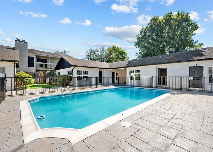 Modern & Spacious 1Br Haven Near Galleria