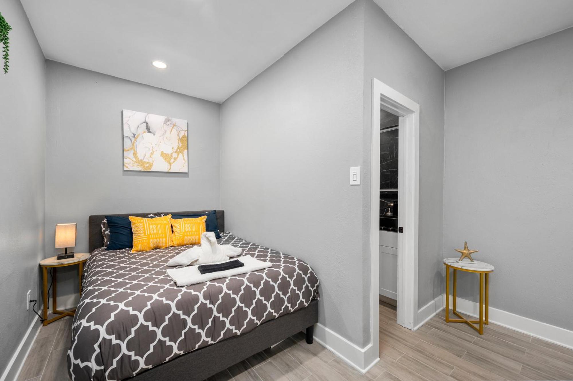 Modern & Spacious 1br Haven Near Galleria Houston